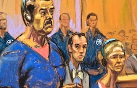 Este boceto de la sala del tribunal muestra al depuesto presidente de Venezuela, Nicolás Maduro (izq.), y a su esposa, Cilia Flores, asistiendo a su comparecencia ante el Tribunal Federal Daniel Patrick Moynihan el 5 de enero de 2026 en Nueva York.