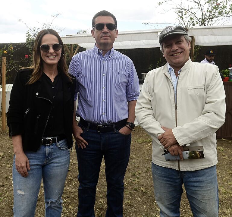 Mariel Coronel, Raúl Appleyard y Tomás Romero.