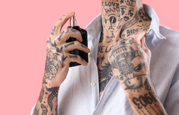Hombre tatuado.
