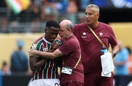 El colombiano Jhon Arias disputó el míercoles su último encuentro con el Fluminense, tras su gran actuación en el Mundial de Clubes. La despedida fue con derrota ante el nuevo líder del Campeonato Brasileño, Cruzeiro.