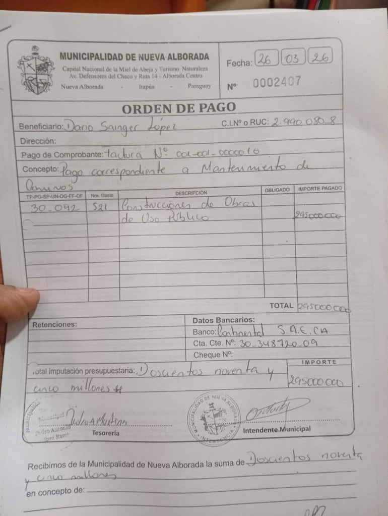 Documento oficial de la Municipalidad de Nueva Alborada con escudo y datos bancarios, resaltando un pago de 295,000,000 guaraníes.