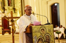El cardenal Adalberto Martínez durante la homilía esta mañana en la misa del Año Nuevo, celebrada en la Catedral Metropolitana de Asunción.