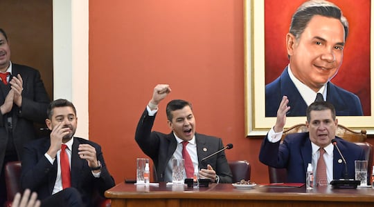 De izq. a der.: Pedro Alliana, Santiago Peña y Horacio Cartes, durante el informe de gestión del presidente de la República, el año pasado. (Foto de archivo).