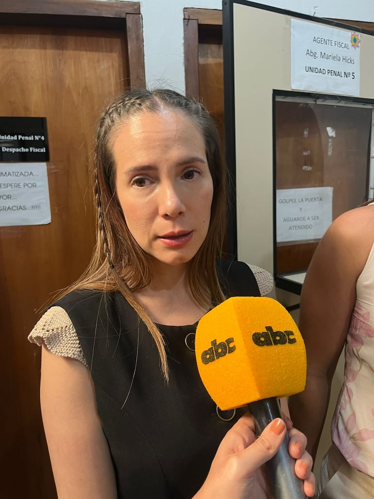 Gessy Ruiz Diaz abogada de Nancy Elizabeth Franco mujer a quien le extrajeron las dos mamas en IPS Ingavi en presunta mala praxis