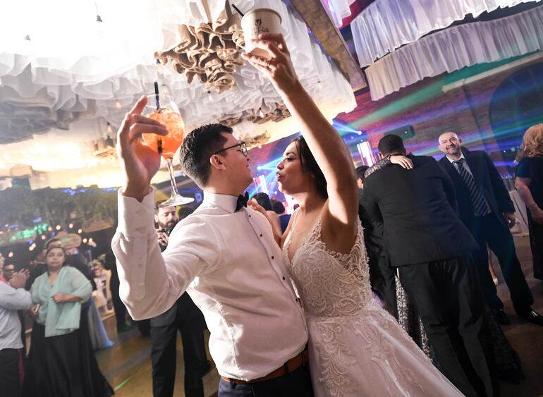 Momento del baile en Castillo Remanso.