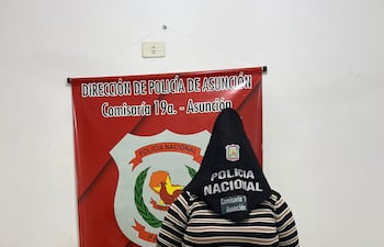 Detienen a mujer con cuatro órdenes de captura tras intento de hurto en farmacia