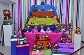 Lele significa “bebé”. La muñeca Lele es Patrimonio Cultural de Querétaro, estado mexicano en el que las mujeres confeccionan a mano estas simpáticas muñecas.