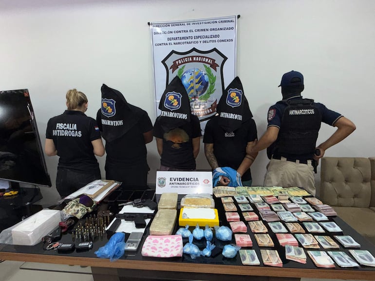 Allanan viviendas en Areguá y San Lorenzo y decomisan cocaína, crack y marihuana Allanan viviendas en Areguá y San Lorenzo y decomisan cocaína, crack y marihuana