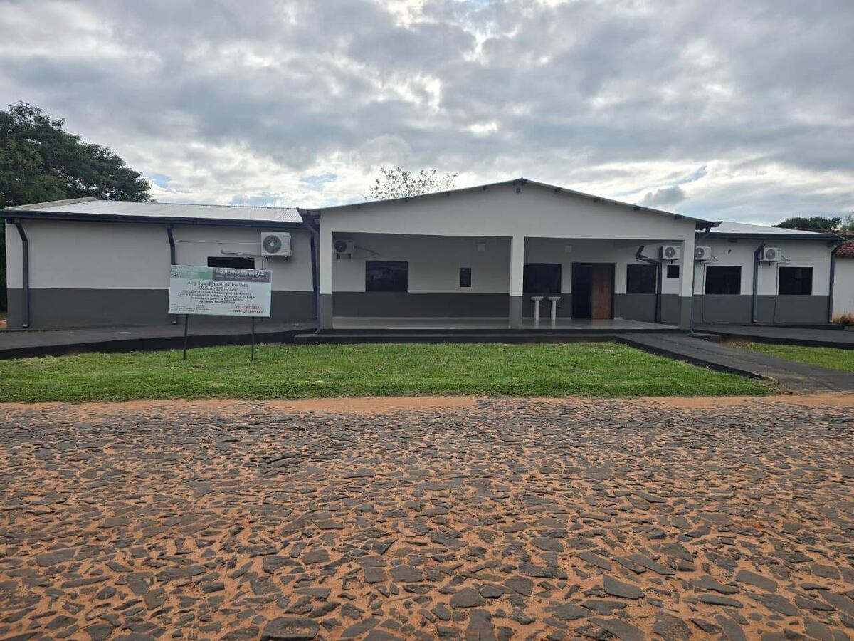 Lima entrega obras para fortalecer los servicios de salud y aguarda equipamiento y personal