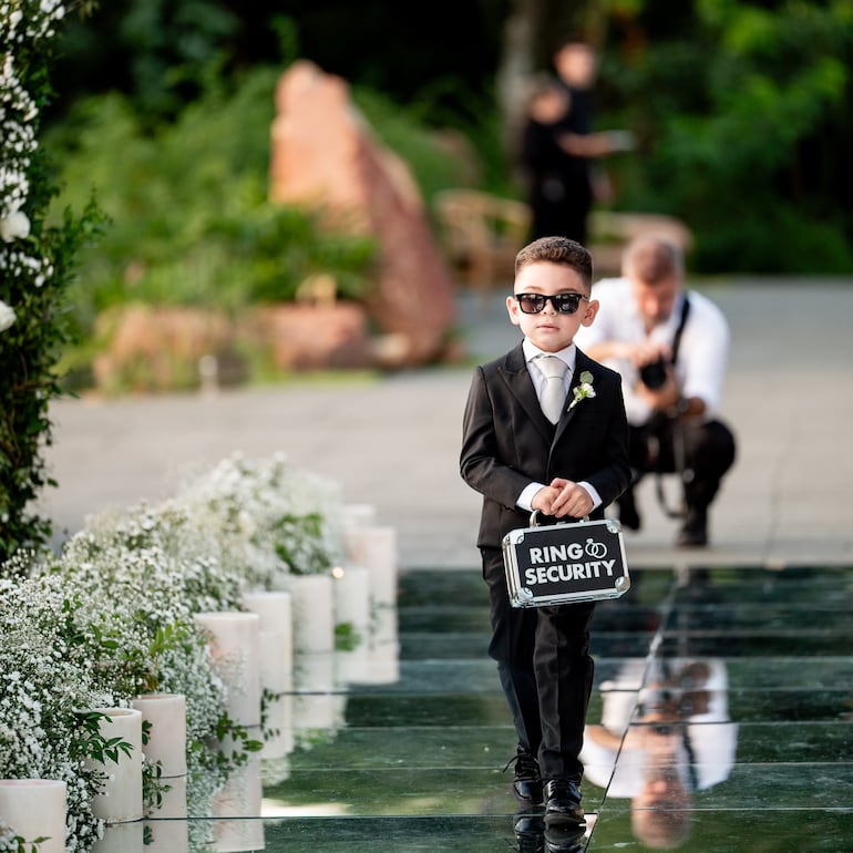 El dulce Francesco fue el encargado de llevar las alianzas de sus padres. (Instagram/Miguel Almirón)