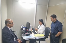 El juez penal de garantías José Agustín Delmás, dirigió la audiencia de imposición de medidas a las procesadas Zully Ortiz y Evelin Paredes, para quienes dictó la prisión.