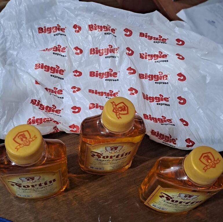 Tres jóvenes borrachos aprehendidos tras intentar robar bebidas alcohólicas de un Biggie