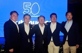 Adolfo, Gustavo, Antonio, fundador de Las Tacuaras; Donaldo y Alfredo Koo.