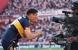 Miguel Marentiel, de penal, marcó el 2-1 para Bocas Juniors.