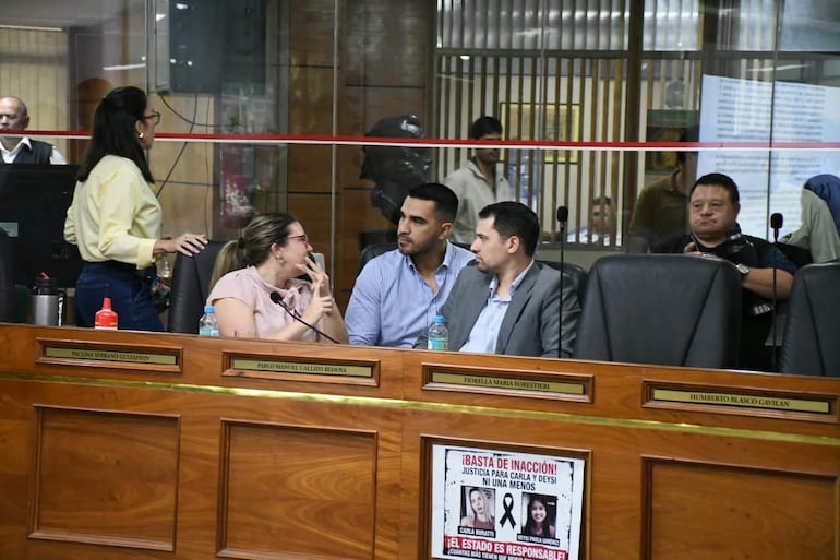 Junta Municipal de Asunción: Luifer Bernal opera por Radice y la oposición fija condiciones para la mesa directiva