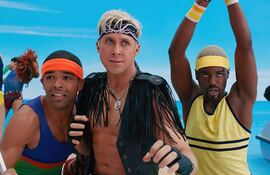 Kingsley Ben-Adir, Ryan Gosling y Ncuti Gatwa en 'Barbie'