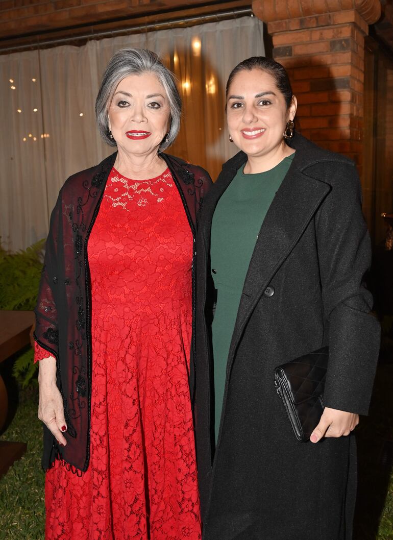 Alda Cardozo y Viviana Campos.