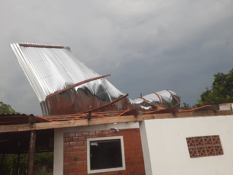 Otra vivienda fue afectada en la comunidad de Caje Kue, una de las compañías de San Ignacio, Misiones.