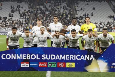 AMDEP9488. SAO PAULO (BRASIL), 09/04/2024.- Jugadores de Corinthians posan en un partido de la fase de grupos de la Copa Sudamericana entre Corinthians y Club Nacional este martes, en el estadio Neo Quimica Arena en Sao Paulo (Brasil). EFE/ Sebastiao Moreira