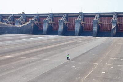  Fuerte caída de los pagos brasileños por energía cedida en Itaipú en los primeros diez meses del presente año.