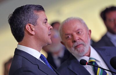Presidentes de Paraguay y Brasil, Santiago Peña e Inácio Lula da Silva, respectivamente.