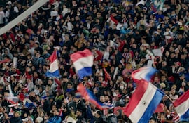 La historia de "El renacer Albirrojo" se centra en el impacto social del fútbol en Paraguay.