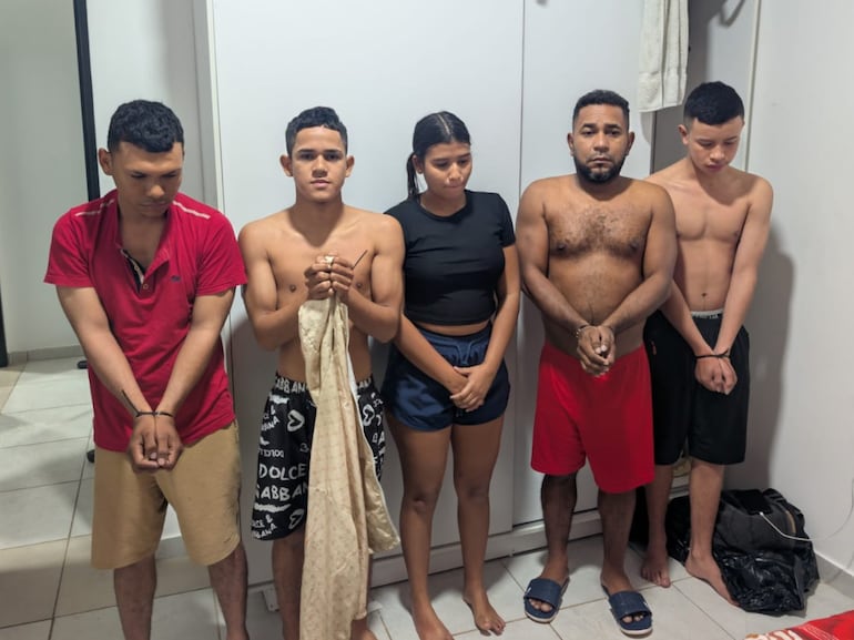 Los otros cuatro colombianos capturados por secuestro y una mujer de la misma nacionalidad que fue liberada.