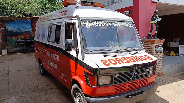 La ambulancia resultó sin daños significativos pese al intenso ataque.