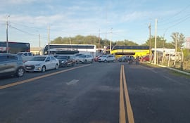 Intenso movimiento migratorio por Puerto Falcón, en el marco de la final de la Copa Sudamericana.
