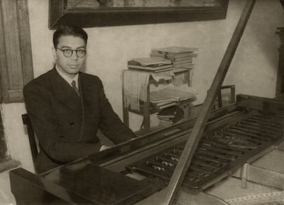 Ariel Ramírez al piano en 1938