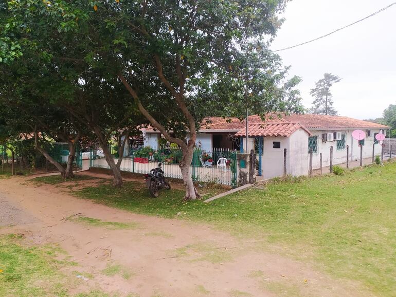 La vivienda que fue asaltada por un grupo tipo comando que integraban policía activo, ex policías dados de baja y civiles con frondosos antecedentes.