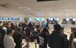 Pasajeros varados en Asunción denuncian abandono de aerolínea tras fallido vuelo a Montevideo.