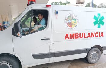 La nueva ambulancia entregada a la Municipalidad de Maracaná, Canindeyú, tras tres años de pleito judicial