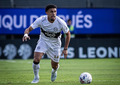 Gustavo David Vargas Areco (24 años) registra 32 partidos y tres goles en Olimpia, con el que acaba de consagrarse campeón del torneo Apertura 2026.