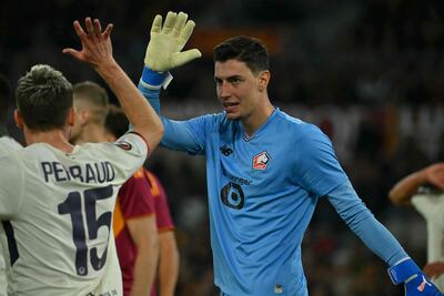 Berke Ozer (25 años), portero del Lille, se expone a una sanción por haber abandonado la concentración de la selección de Turquía.