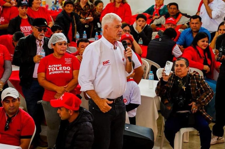 “Los bandidos se atornillaron a los cargos”, lanzó Wiens en cierre de campaña en Villarrica