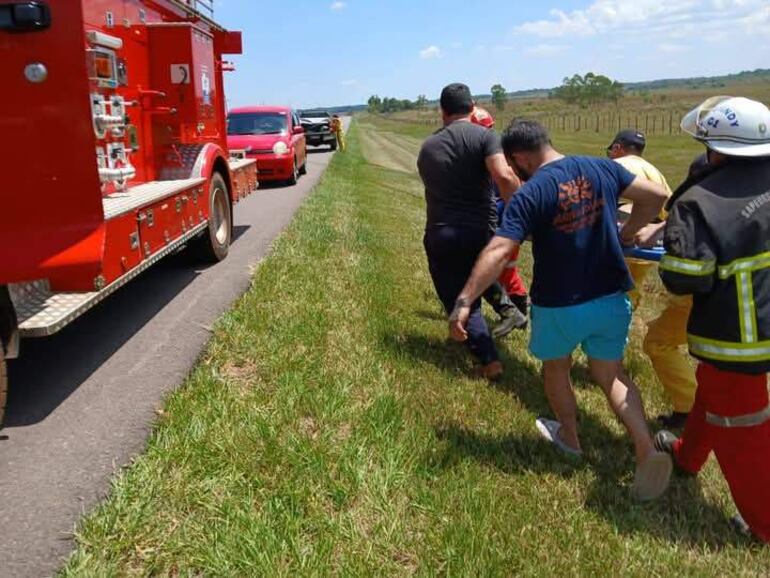 Los accidentados fueron asistidos por los Bomberos Voluntarios de Quiindy.