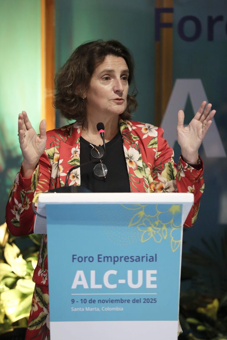 La vicepresidenta para una Transición Limpia, Justa y Competitiva de la Comisión Europea, Teresa Ribera (Foto EFE/ Carlos Ortega).
