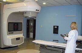 El respuesto del acelerador lineal del Incan, el único del país, aún no arribó al país.