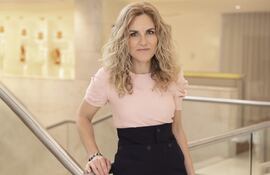 La psicóloga Silvia Congost, experta en relaciones y dependencia emocional, posa en una imagen facilitada. "Tener una relación con alguien tóxico invalida, empequeñece y destruye", advierte Silvia Congost en "Personas tóxicas" el nuevo libro que acaba de publicar con herramientas para empoderarse y librarse de ellas, una vez que están identificadas.