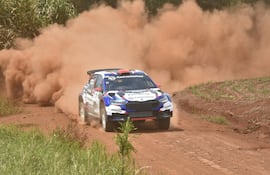Gran performance de Migue Zaldívar y Luis Allende, a bordo del Skoda Fabia RS, en el shakedown.