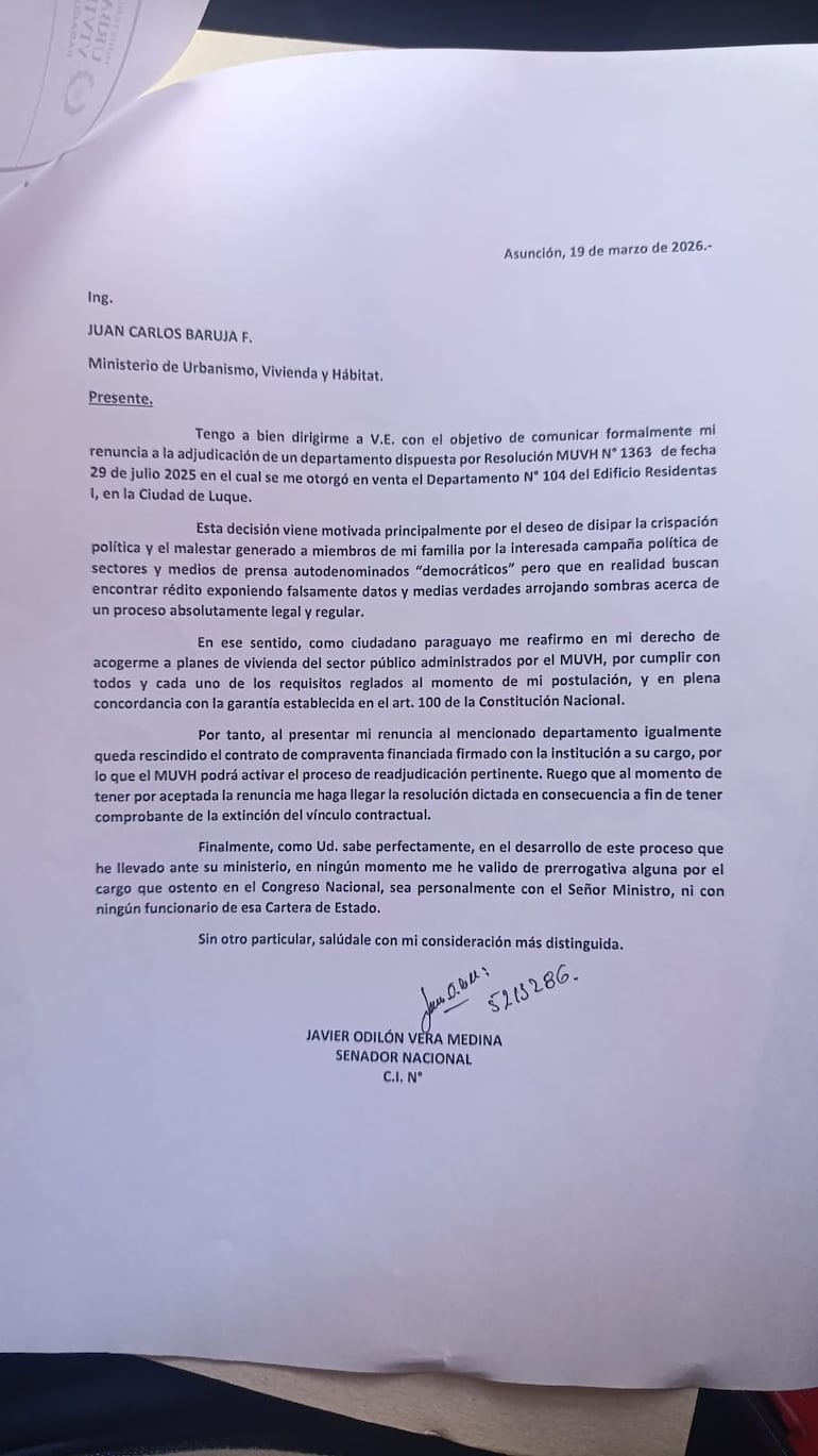 Nota remitida por Javier Vera al ministro Juan Carlos Baruja renunciando al departamento que le fue adjudicado por el MUVH