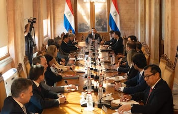 En el Palacio de López se desarrolló una nueva reunión del Consejo de Ministros, encabezada por el Presidente de la República, Santiago Peña, en el inicio de la segunda mitad del periodo constitucional 2023 - 2028.