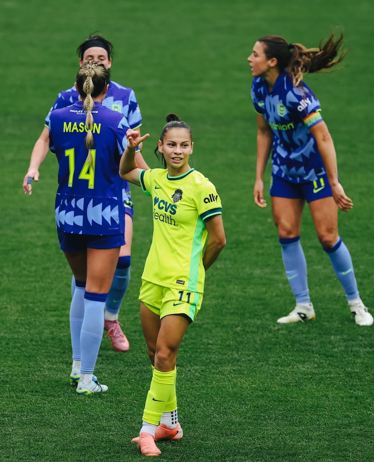 “Claudinha” se viste de heroína en Seattle y el Washington Spirit acecha la cima de la NWSL