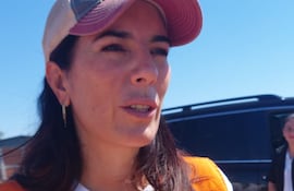 Visita del Presidente de la República Santiago Peña y la ministra del MOPC Claudia Centurión a la zona de obras de la duplicación de la Ruta D025 con presencia de intendentes de municipios que no son afectados por la obra pero que buscan la reelección.