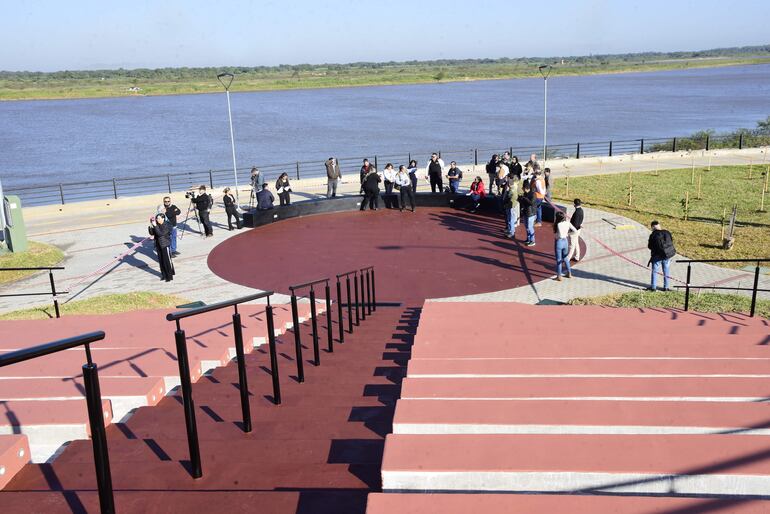 Vista del “minianfiteatro” que se construyó para conciertos o peñas.