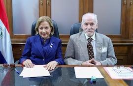 César Garay Zuccolillo y Alicia Pucheta fueron los únicos presentes en la sala de sesión del JEM, debido a la ausencia de cuatro miembros y dos que estaban presentes en forma telemática.