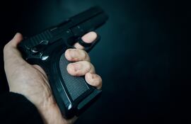 Imagen de referencia de una pistola.