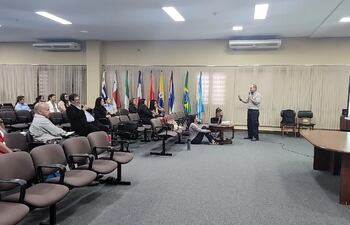 Esta tarde se realizó el primer taller de consulta sobre el Plan de Manejo del Área Silvestre Protegida Parque Guasú Metropolitano, en la sede del Ministerio de Defensa.