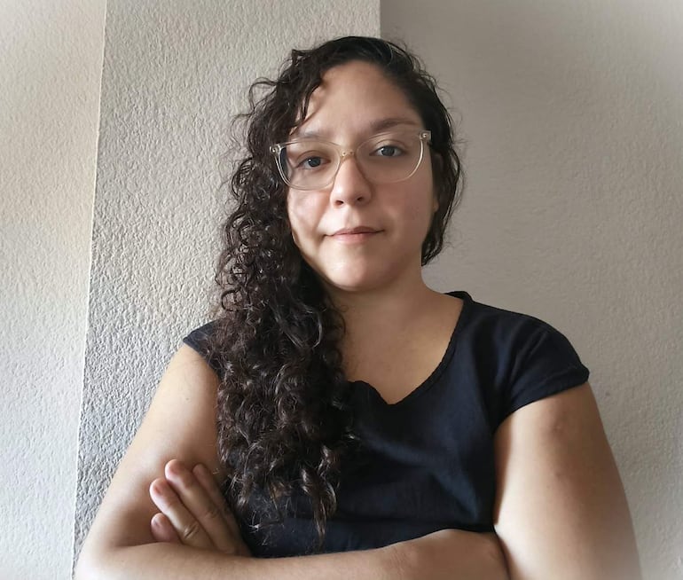 La profesora Cinthia Martínez, doctoranda en Didáctica de la Lengua y la Literatura por la Universidad de Barcelona.